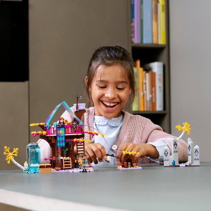 Produktbild LEGO Verzaubertes Baumhaus (41164, LEGO Disney)
