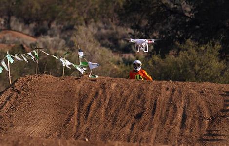 Produktbild DJI Phantom 2 Vision Plus (25 min, 1242 g)