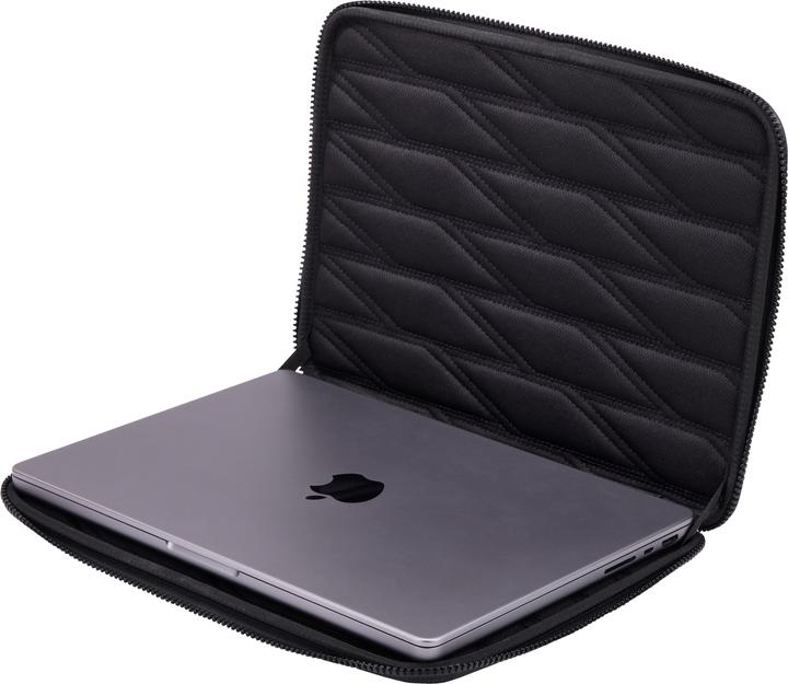 Actual product image Thule Gauntlet 5 MacBook Sleeve (14", Apple)