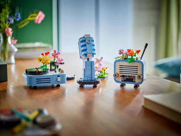 Actual product image LEGO Plattenspieler mit Blumen (31172, LEGO Creator Expert)