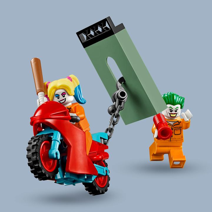 Image du produit LEGO Joker en fuite et Batman (76138, LEGO DC)