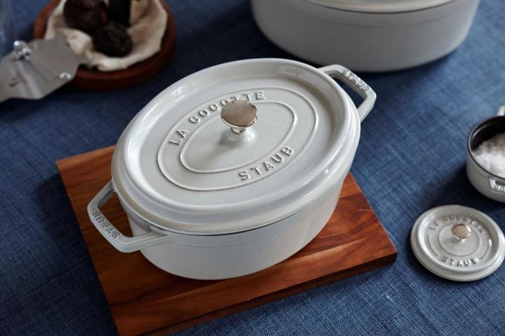 Produktbild Staub Oval Cocotte (33 cm, Bräter + Schmortopf, Gusseisen)