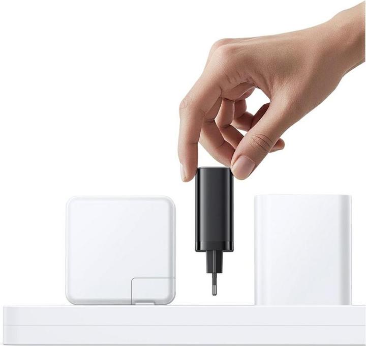 Produktbild Usams CC296 30W Fast Charger With Retractable Type-C Cable (EU) - Xiang Series White (30 W)