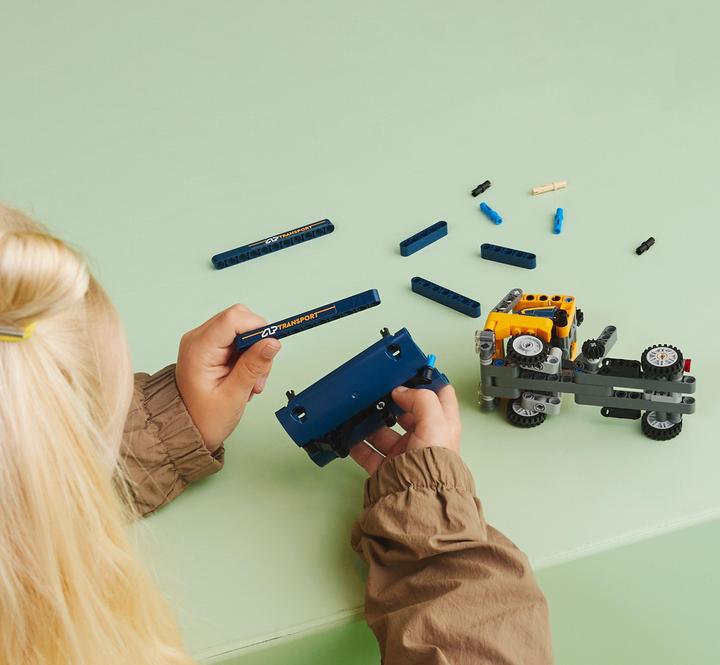 Actual product image LEGO Dump truck (42147, LEGO Technic)