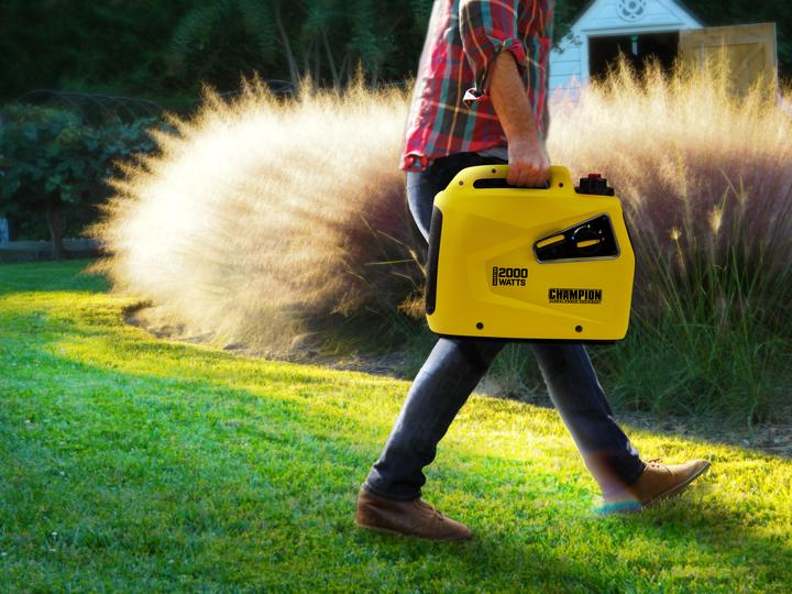 Produktbild Champion Power Equipment Strominverter, Benzin 2000 Watt (1600 W, 4.10 l)
