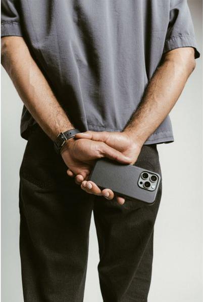 Produktbild Nomad Modern Leather Case iPhone 16 Pro Black (Apple iPhone 16 Pro)