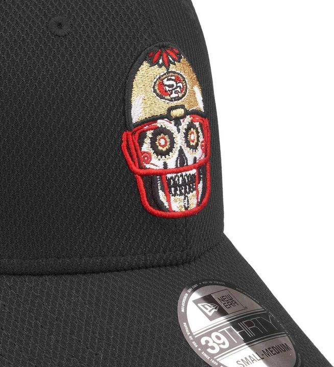 Actual product image New Era 39Thirty Stretchfit Diamond NFL Sugar Skull (S/M)