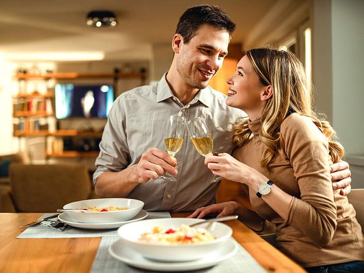 Produktbild Smartbox Romantikurlaub in der Schweiz und Umgebung: 1 Übernachtung mit Spa und Dinner (2 Pers.)