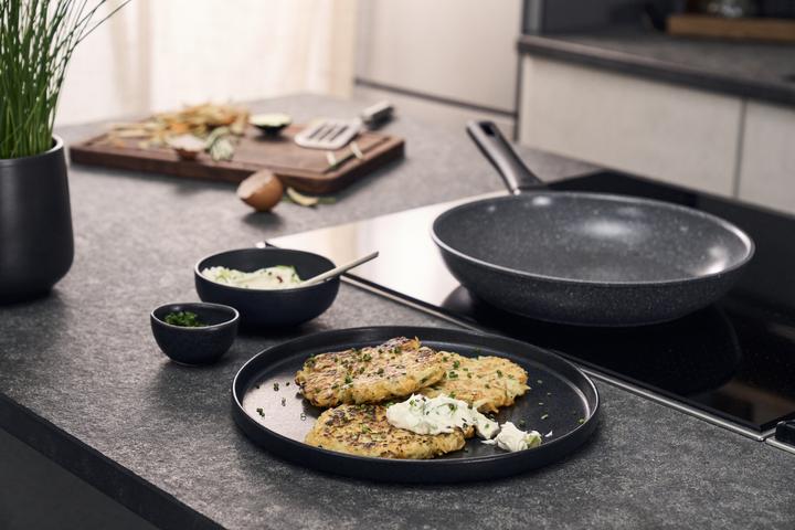 Actual product image Zwilling - Terreno Plus Ceramic Fry Pan - Gray - 28 cm (28 cm, Frying pan, Aluminium)