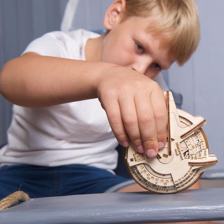 Actual product image Ugears The curvimeter