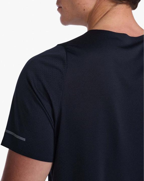 Actual product image 2XU jersey light speed tech (XL)