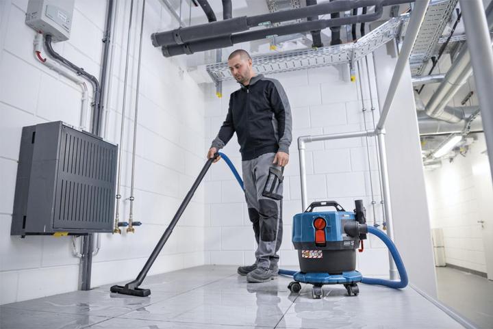 Actual product image Bosch Professional GAS 18V-12 MC cordless hoover, solo version (Wet dry vacuum cleaner)