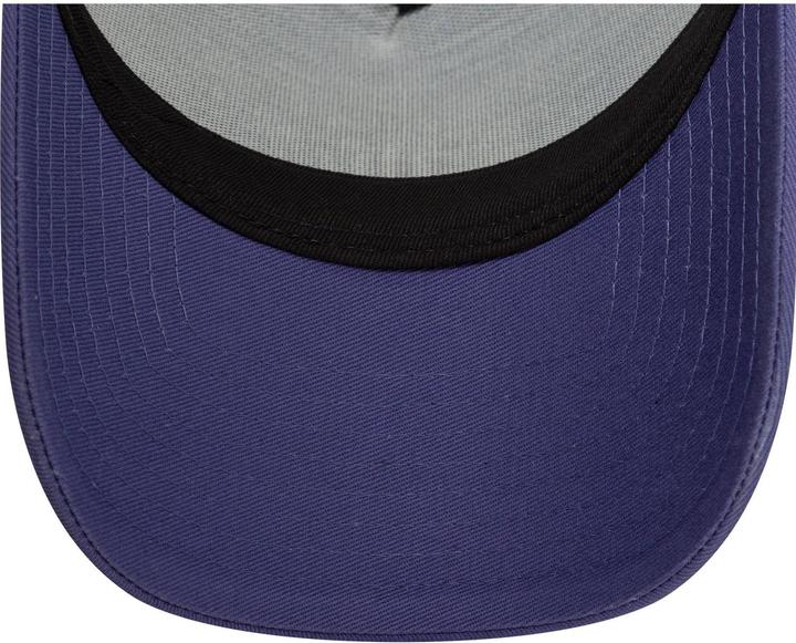 Actual product image New Era Mesh Trucker Snapback Cap - Newcastle United Blau