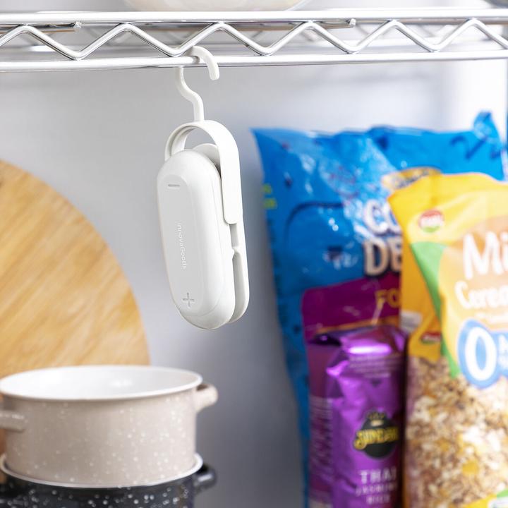 Actual product image InnovaGoods Bag closer with cutter and hanger Baseyl (1 x)