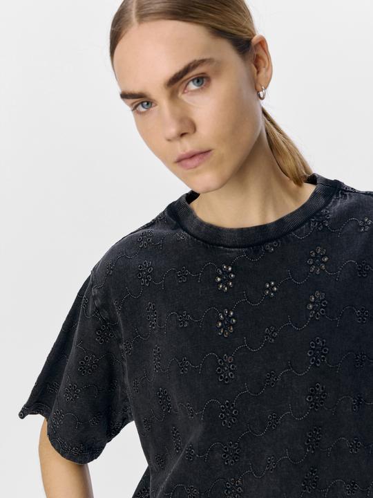 Actual product image Object Broderie Anglaise T-Shirt (M)