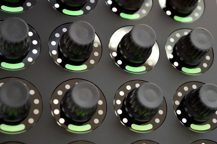 Immagine prodotto DJTechTools DJTT Midi Fighter Twister (Controllo)