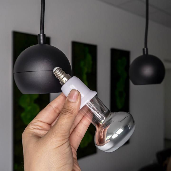 Produktbild Intirilife E14 auf E27 Lampensockel Adapter