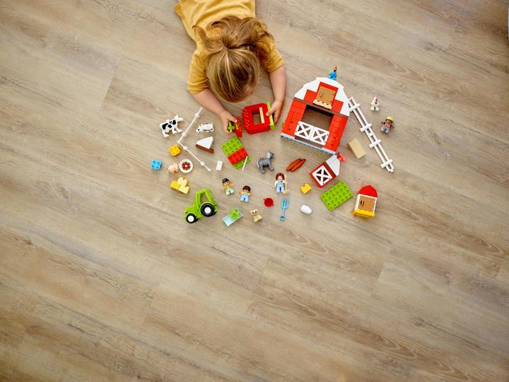 Produktbild LEGO Scheune, Traktor und Tierpflege (10952)