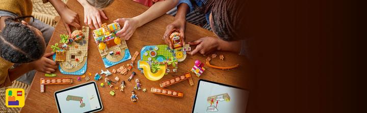 Actual product image LEGO Familienurlaub im Strandresort (42673, LEGO Friends)