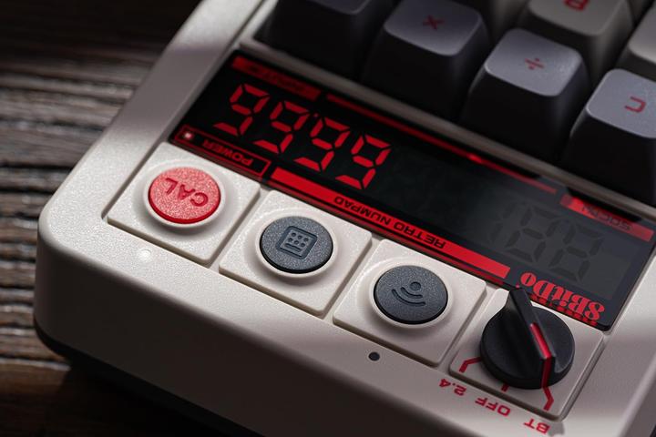 Actual product image 8bitdo Retro 18 Mechanical Numpad (N Edition) - Numpad (Eng. Int., Wireless)