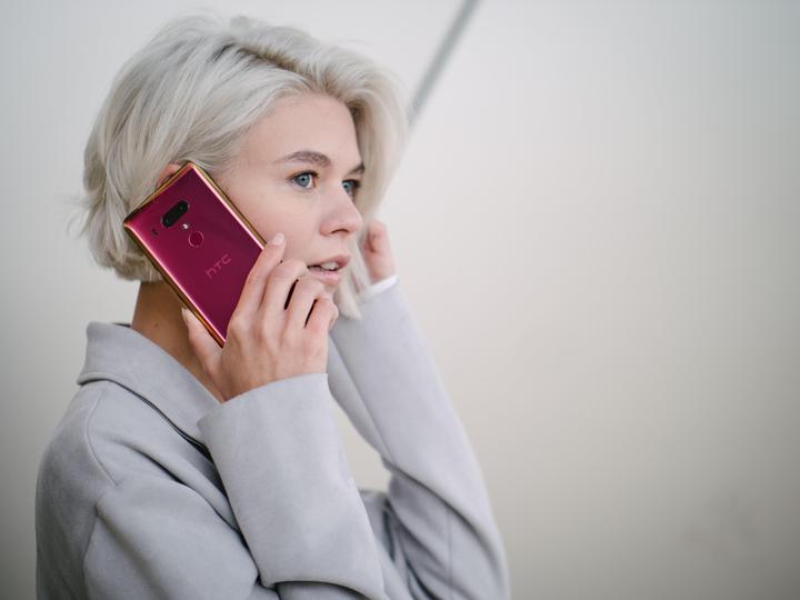 Image du produit HTC U12+ (64 Go, Rouge Flamme, 6", Double SIM hybride, 12 Mpx, 4G)