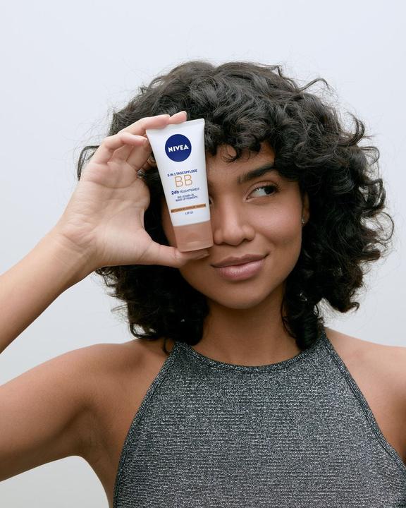 Produktbild NIVEA Bb Cream (Medium to Dark)