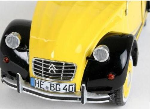 Actual product image Revell Model Set Citroen 2CV