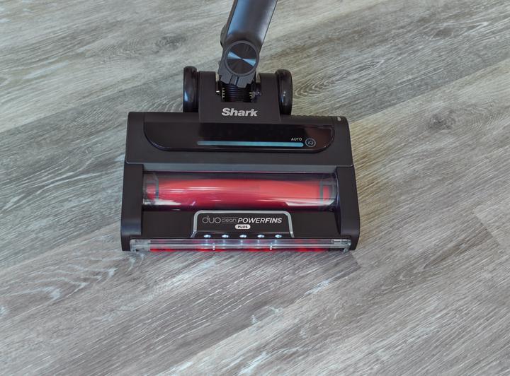 Actual product image Shark Statros IZ400DE