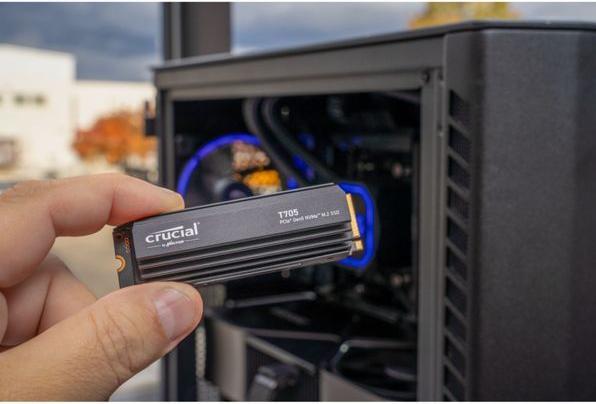 Produktbild Crucial T705 mit Kühlkörper (1000 GB, M.2 2280)