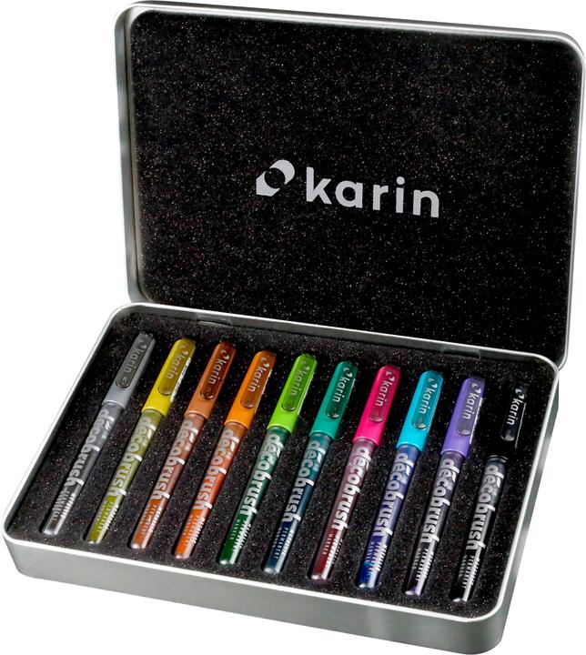 Produktbild Karin Brush Marker Pro Metall Box (Metallic Silver, Metallic Blue, Metallic Red Gold, Metallic Violet, Metallic Light Green, Metallic Black, Metallic Green, Metallic Copper, Metallic Pink, Metallic Gold, 10 x)