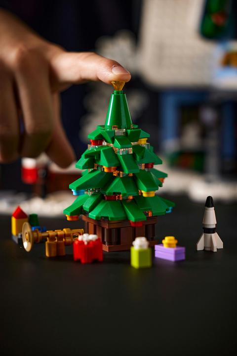 Actual product image LEGO Visit of Santa Claus (10293, LEGO Creator Expert, LEGO Rare Sets)