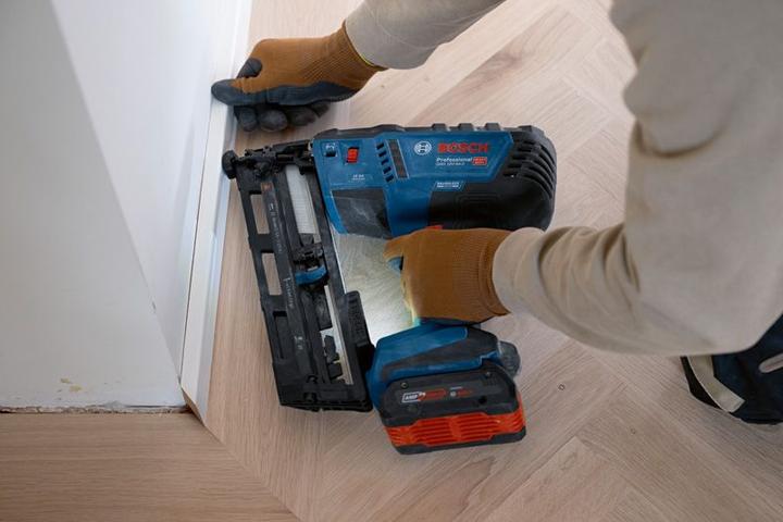 Actual product image Bosch Professional Cordless wood nailer GNH 18V-64-2, in box