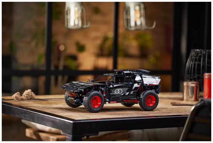 Produktbild LEGO Audi RS Q e-tron (42160, LEGO Technic)