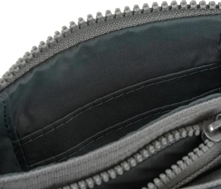 Image du produit Roka London Portefeuille Carnaby moyen en toile durable Stormy