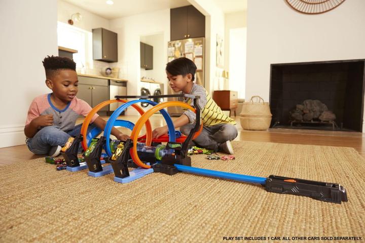 Produktbild Hot Wheels Korkenzieher-Crash Trackset