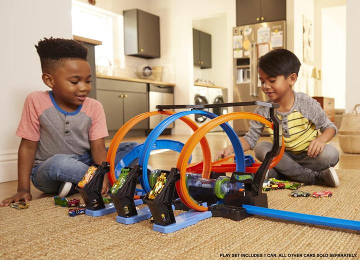 Produktbild Hot Wheels Korkenzieher-Crash Trackset