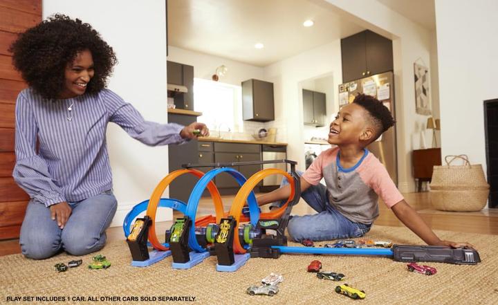 Produktbild Hot Wheels Korkenzieher-Crash Trackset