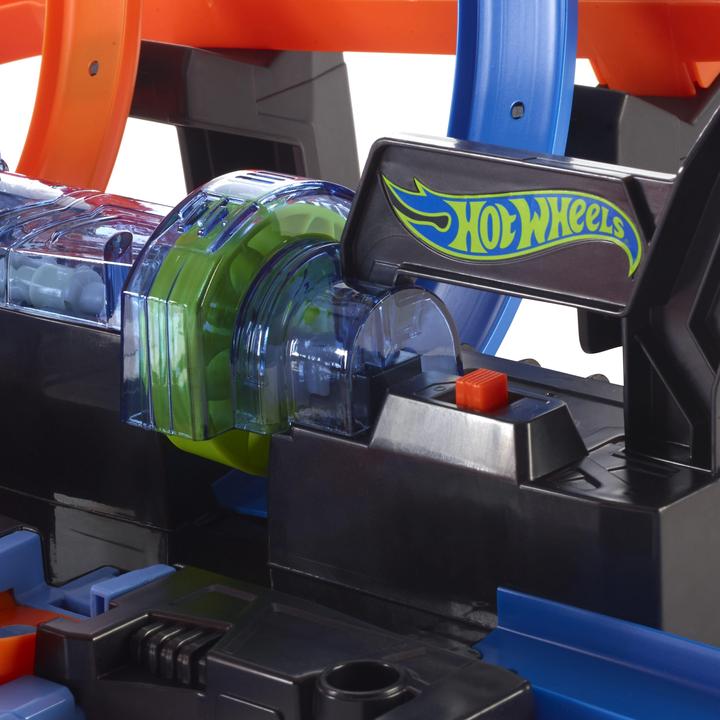 Produktbild Hot Wheels Korkenzieher-Crash Trackset