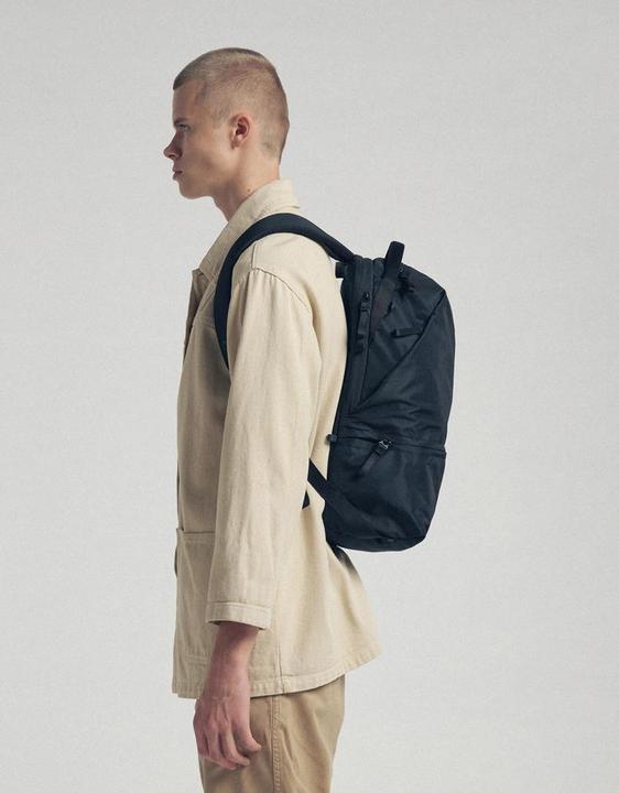 Produktbild Urth Arkose 20L Backpack + Camera Insert (Black) (Kamera Schultertasche, 20 l)