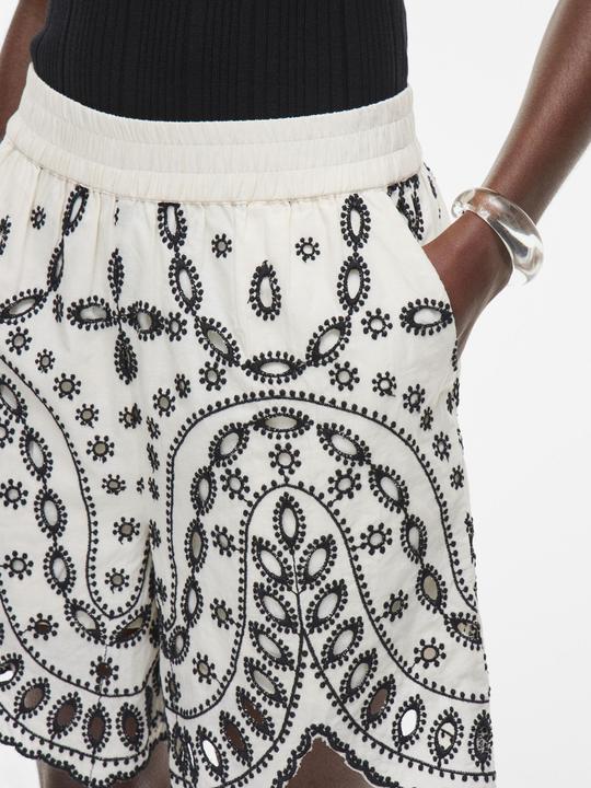 Actual product image Rouge Edit Stickerei Shorts (40)