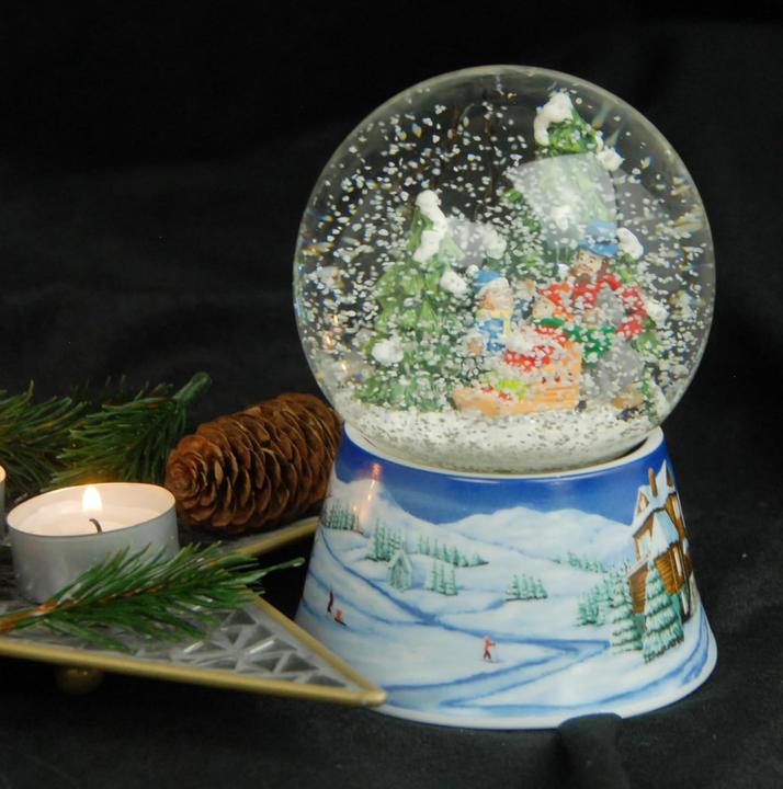 Produktbild Minimum Collection Schneekugel "Familie Winterspaziergang"