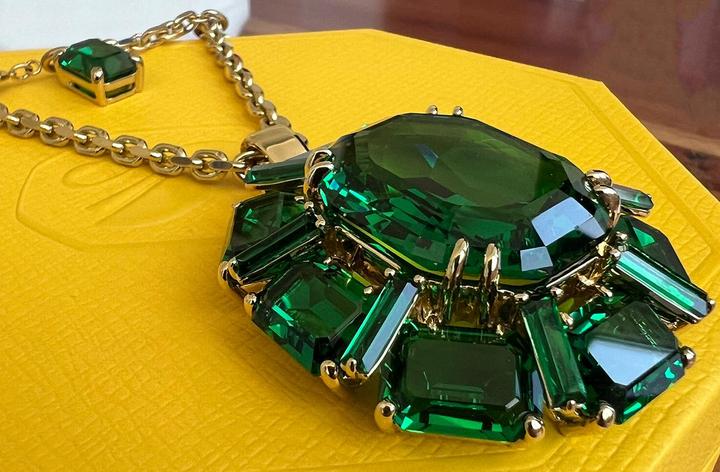 Actual product image Swarovski Millenia Necklace Various Cuts Green Gold (Metal with gold alloy coating, 80 cm)