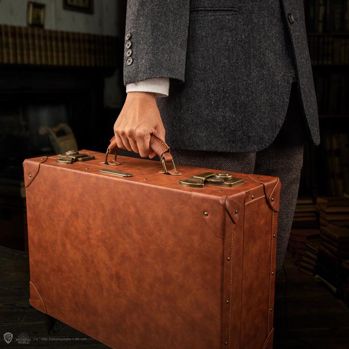 Actual product image Cinereplicas Fantastic Beasts: Newt Scamander Suitcase 1/1