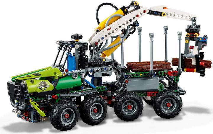 Actual product image LEGO Harvester Forest Machine (42080, LEGO Technic)
