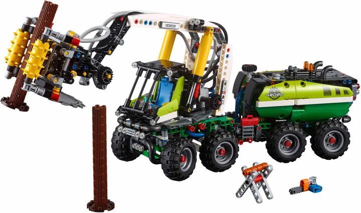 Actual product image LEGO Harvester Forest Machine (42080, LEGO Technic)