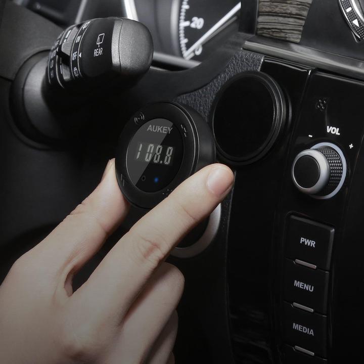 Produktbild Aukey BT-F4 Wireless FM Transmitter and Receiver