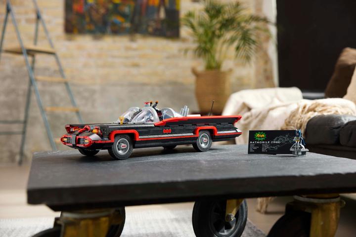 Image du produit LEGO Batmobile (76328, LEGO DC, LEGO difficiles à trouver)