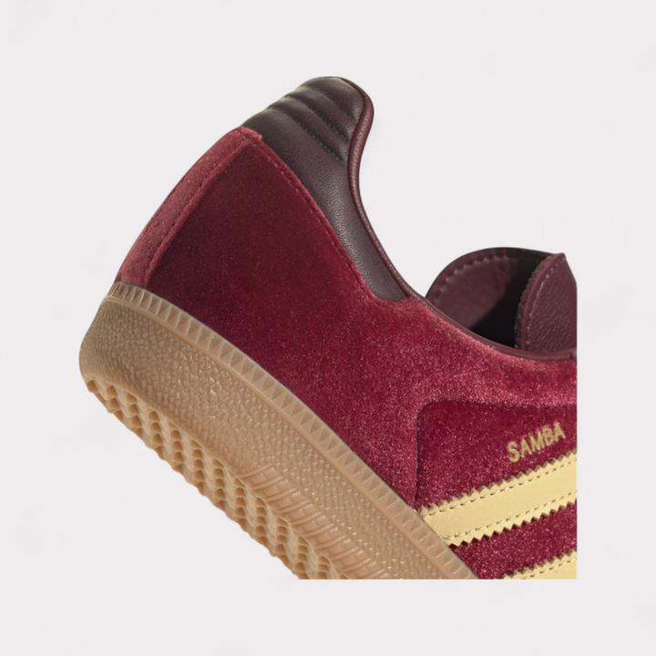 Marrone, Rosso vivo, Gomma Tre