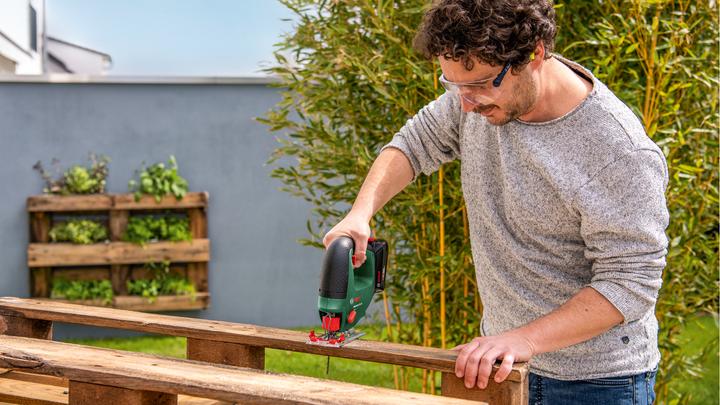 Actual product image Bosch Home & Garden UniversalSaw 18V-100
