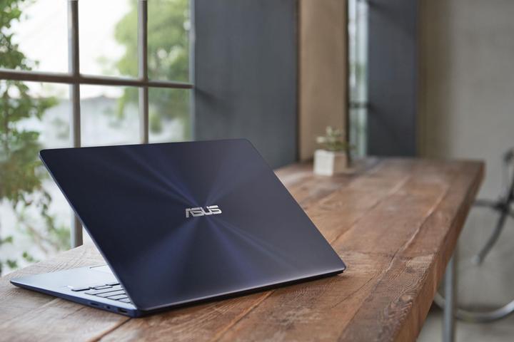 Produktbild ASUS ZenBook 13 UX331UN-EG068T (13.30", Intel Core i7-8550U, 16 GB, 256 GB, CH)